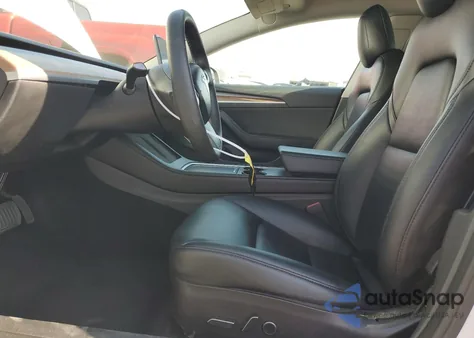 2022 Tesla Model 3 z USA, uszkodzony, nr VIN 5YJ3E1EB4NF163662